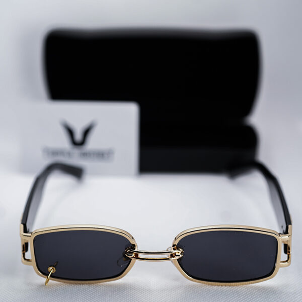 عینک آفتابی Gentle Monster فریم طلایی با لنز مشکی مستطیلی