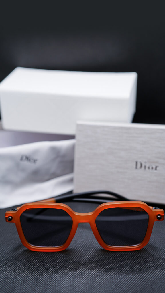 «عینک آفتابی Dior فریم نارنجی مات با لنز دودی»
